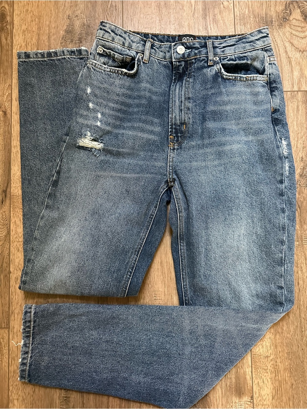 BDG Women’s Jeans, Mom Cut, Medium Wash, Distressing, Classic, W27